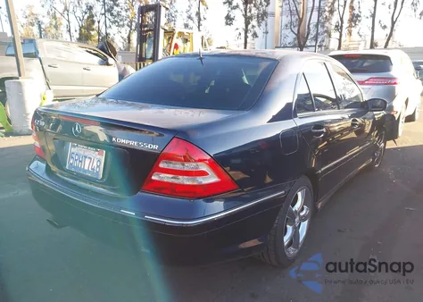 2005 Mercedes-Benz C 230 Kompressor Sport из США, поврежденный, VIN WDBRF40JX5F652987